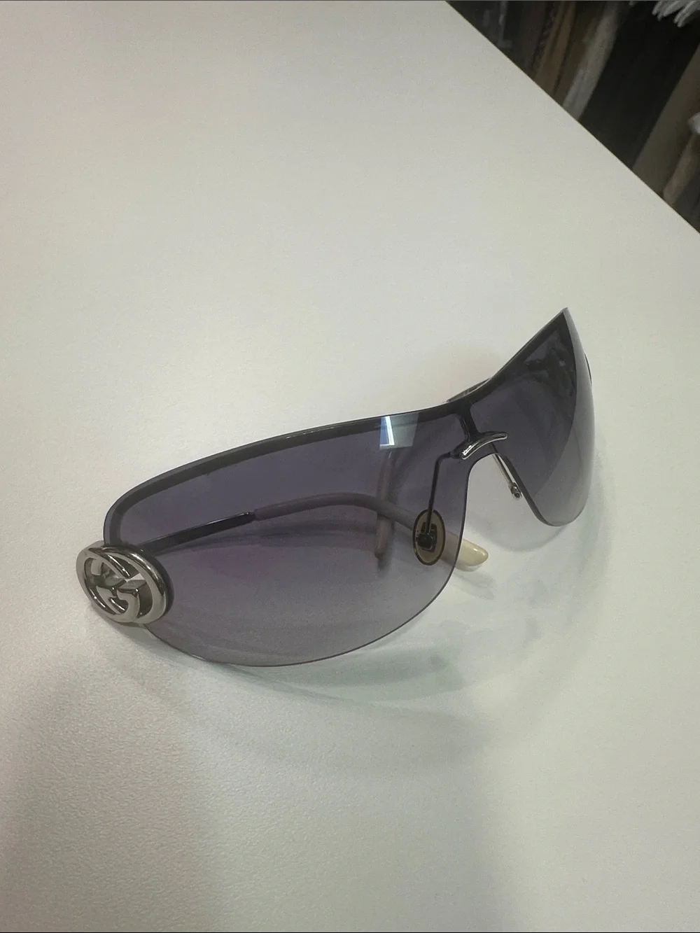 Women's authentic Gucci Shield Sunglasses in Gray